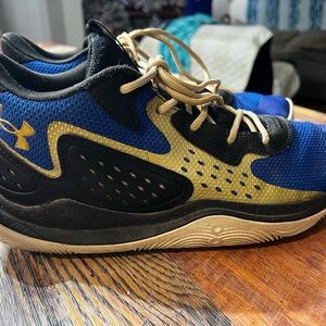 Under Armour Jet '23
Men’s - size 12 Black, Blue, and Gold Sneakers
